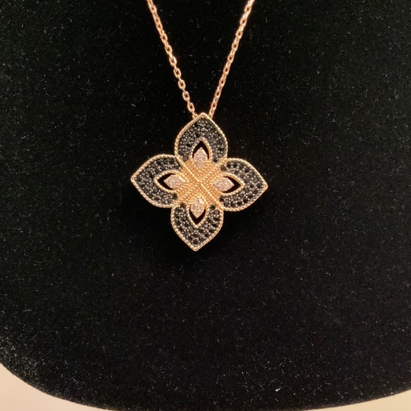 2ct Black Sapphire Venetian Fleur Pendant - Picture 10 of 13